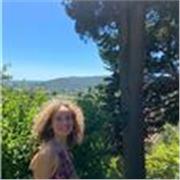 Bilingual Spanish teacher, teaches students of all ages both online and in person