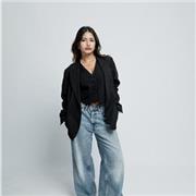 I’m a patient, creative tutor helping students build confidence and fluency through fun, conversational, and practical English les