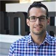 Profesional de la empresa privada al que le gusta la docencia y con experiencia en la parte de gestión y administración de una uni