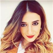 Laureanda in Scienze della Formazione ed Educazione impartisce lezioni per studenti della scuola primaria