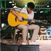 Chitarrista fingerstyle / impara a suonare la chitarra come se fosse una band!