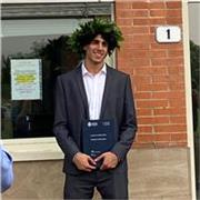 Sono uno studente magistrale in fisica teorica con già esperienza di lezioni private. Sono disponibile per ripetizioni online