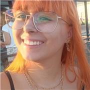 Titulada en Derecho y con muchas ganas de enseñar