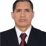 profesor de inglés da clase en general niños, jóvenes, adultos