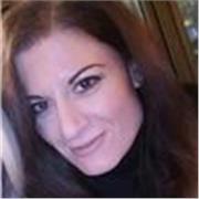 Laureata in filosofia e grande appassionata della materia, in possesso di abilitazione all'insegnamento e con alcune esperienze già all'attivo nel campo, offre lezioni private con modalità online (eventualmente anche in presenza, laddove possibile)