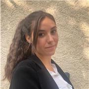 Etudiante en marketing proposant des cours particuliers de français :)