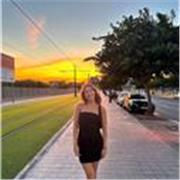 Laureanda in Business and Management. Offro ripetizioni di matematica e inglese