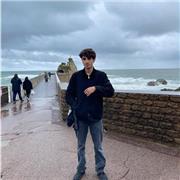 Me defino como un chico maduro pero con una diversificación con lo extrovertido y gustaría enfocar mis clases a todo lo englobado con el bachillerato de salud, en especial biología