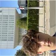 Alumno con muy buenas notas que ha superado Bachillerato con ganas y motivación, que enseñará a aprobar con nota alta.