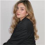 Me defino como una persona dinámica, paciente y comunicativa, apasionada por ayudar a otros a aprender de forma práctica y entrete