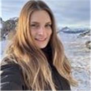 Laureata e specializzata in lingue e letterature straniere con abilitazione al sostegno ed esperienza di insegnamento