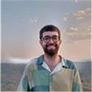 Profesor de química da clases particulares a estudiantes de primaria, ESO y Bachillerato