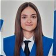 Profesora de todas las asignaturas, especialmente en química y matemáticas con buena formación en ello