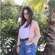 studentessa al secondo anno di scienze dell'educazione, diplomata in inglese,francese e spagnolo