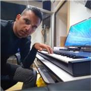Diploma accademico di II livello in Musica, scienza e tecnologia del suono. 
Compositore, arrangiatore e musicoterapeuta