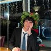 Se sei alla ricerca di un insegnante appassionato di materie umanistiche eccomi qua! se dovesse servirti sono a tua disposizione.