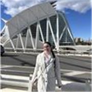 Profesora de inglés apta para todos los niveles primaria y secundaria.