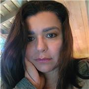 Profesora de español, con conocimiento en química, física y matemática