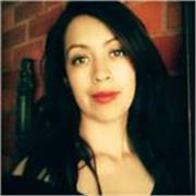 Profesora en artes, como plastilina, dibujo, corte, decoración