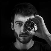 Offro lezioni teoriche di Grafica e corsi pratici dei software per lo sviluppo digitale (Suite Adobe - Illustrator, Photoshop, Lightroom Indesign)