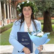 Laureata in scienze della formazione primaria e docente presso la scuola dell’infanzia, offre aiuto per compiti e studio