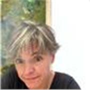Profesora con más de 15 años de experiencia, especialista en Humanidades y con un amplio bagaje metodológico. Empática y accesible