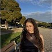 Soy técnica auxiliar en educación infantil, y además he impartido clases de refuerzo general a niños/as de primaria.