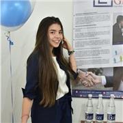 Profesora de lengua castellana capacitada para ayudar al aprendizaje de esta área con título de comunicadora social para darle clases a niños y jóvenes