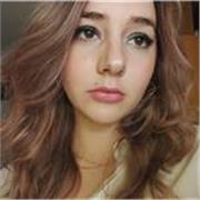 Studentessa universitaria di lingue straniere e traduzione con diverse esperienze di doposcuola con bambini delle elementari e del