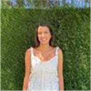 Me defino como una persona apasionada por el aprendizaje y la enseñanza. A mis 19 años, estoy estudiando Derecho y Relaciones Internacionales, lo que me ha proporcionado una sólida base de conocimientos en áreas diversas. Además, cuento con el título de M