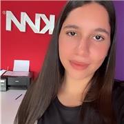 Professora de inglês com experiência em aulas para adultos e crianças de todas as idades, online e presencial