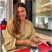 Laureata in psicologia con buona conoscenza delle lingue
