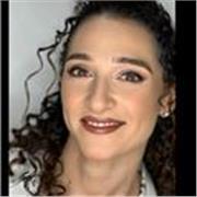 Ciao! Sono Roberta, appassionata di storia dell’arte e letteratura italiana.Offro lezioni private personalizzate per bambini.