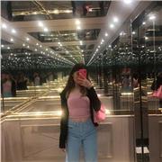 Studentessa di lingue (spagnolo, tedesco, francese e inglese)