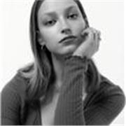 Licenciada en Letras Inglesas, cursando un máster en dirección de empresas turísticas y con experiencia de 2 años haciendo clases.