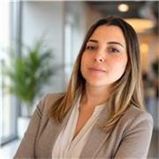 Graduada en primaria mención inglés, educación infantil y audición y lenguaje. Experiencia presidencia y online.