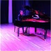 Profesor de piano, lenguaje musical, composición imparte clases particulares a todos los niveles y edades