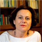 I am an Italian freelance translator from English, German and Spanish and I would like very much to teach Italian to foreigners.