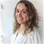 Profesora graduada en Historia del Arte y Licenciada en Bellas Artes