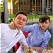 Ragazzo italiano che parla tededco fluentemente e inglese