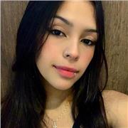 Profesora de portugués apta para los niños, con muchas dinámicas.