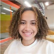 Profesora imparte clases de Circuitos a cualquier persona