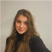 Soy brasileña, tengo 19 años, y estudio História en la UAB. Posibilidad de dar clases de Portugués, Inglés e História
