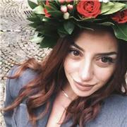 Laureata triennale in Biologia Generale ed Applicata con voto 110 e lode impartisce lezioni in materie scientifiche per ogni livello di istruzione