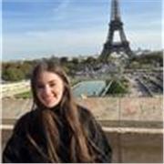 Bonjour ! Je suis native anglaise et j’enseigne actuellement l’anglais en école primaire et maternelle. 