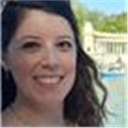 Laureata in scienze della comunicazione impartisce lezioni di doposcuola per studenti di scuola elementare e media