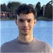 Studente universitario madrelingua inglese che offre ripetizioni per medie e liceo