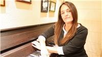 Profesora de música imparte clases on-line para todas las edades