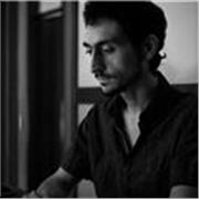 Sound Designer e Produttore di musica elettronica impartisce lezioni di produzione musicale e sound design