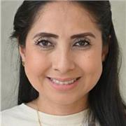 professora de espanhol com muita paciência para crianças a partir de 6 anos